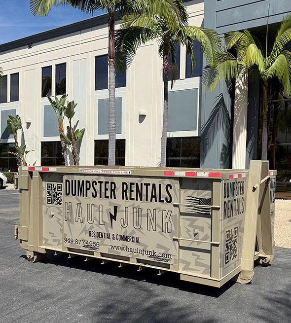22 yard HaulNJunk commercial dumpster